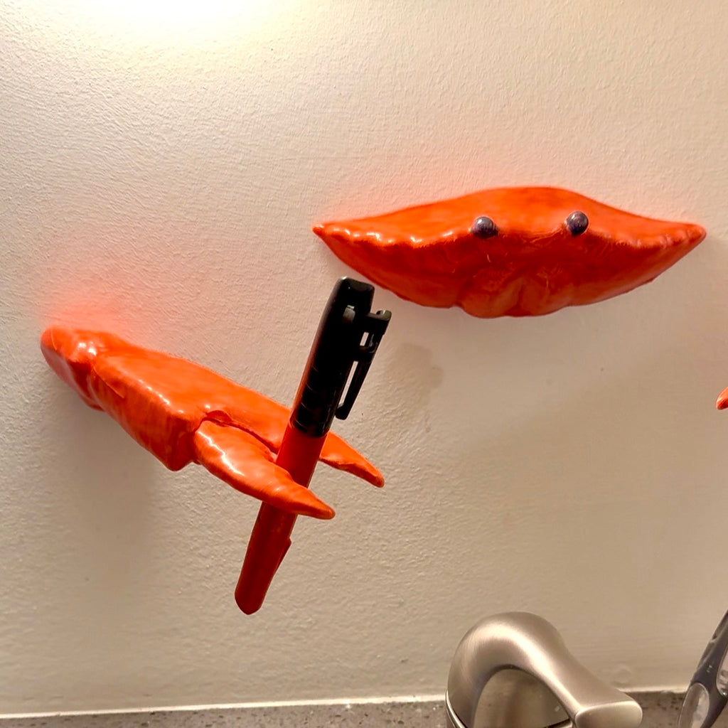 Crab toothbrush holder