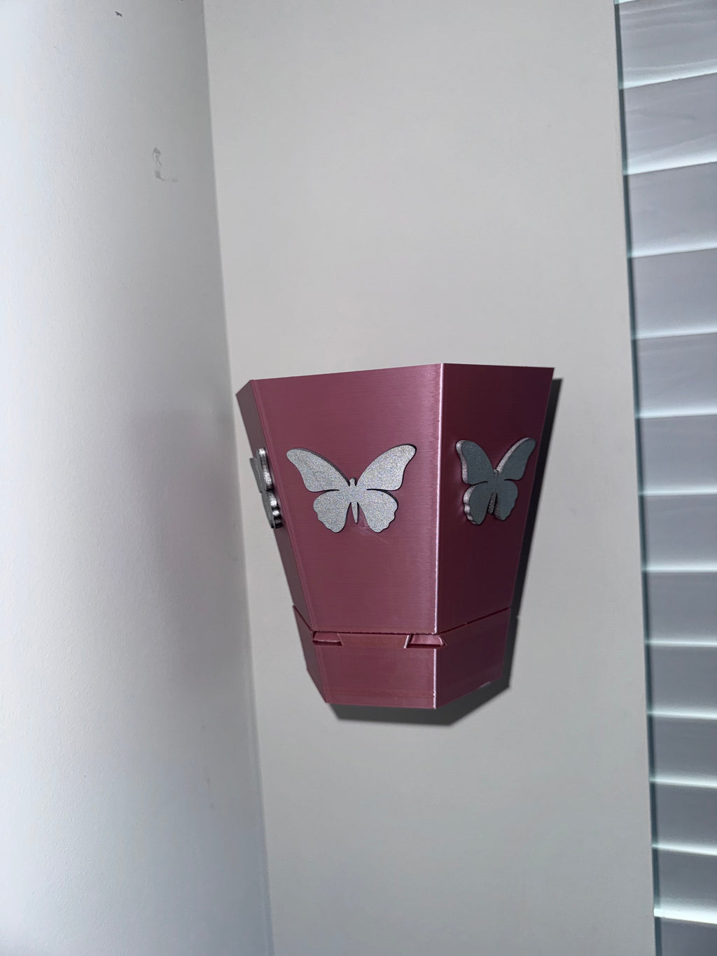 Wall planter