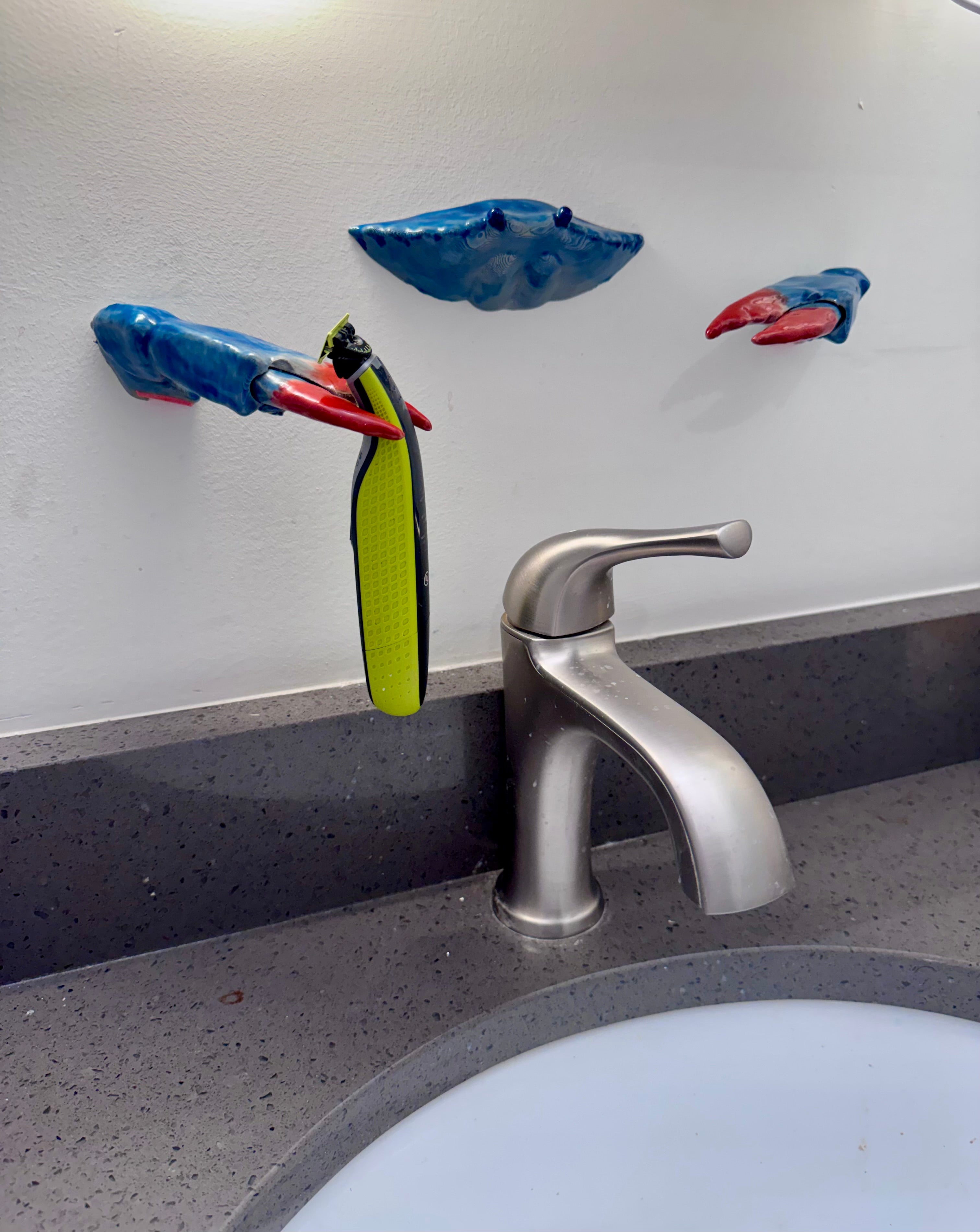 Blue crab toothbrush holder