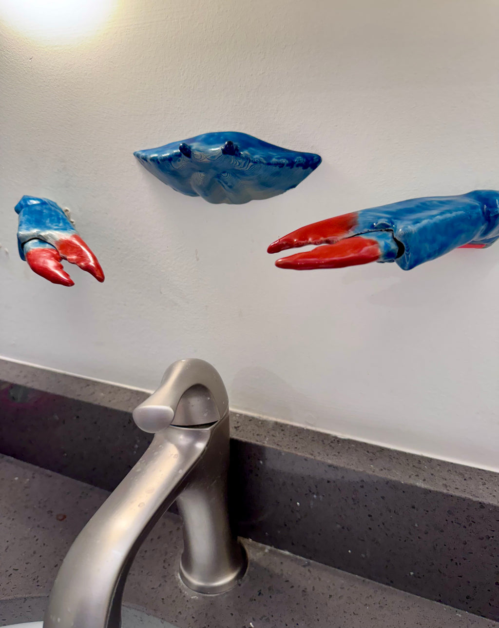 Blue crab toothbrush holder